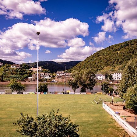 Traumaussicht Kamin Balkon Burgblick 65 Zoll Tv Netflix Sky Joyn Lindenplatz Apartment Bullay Exterior foto